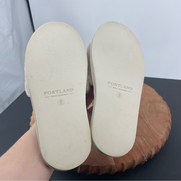 Portland Boot Company shearling slipper slides shoes women’s Sz 8 cream - Picture 5 of 6